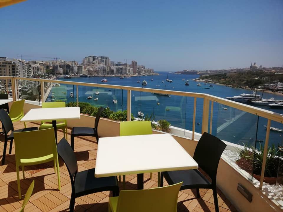 โรงแรมเคนเนดี้ โนวา Gzira ภายนอก รูปภาพ